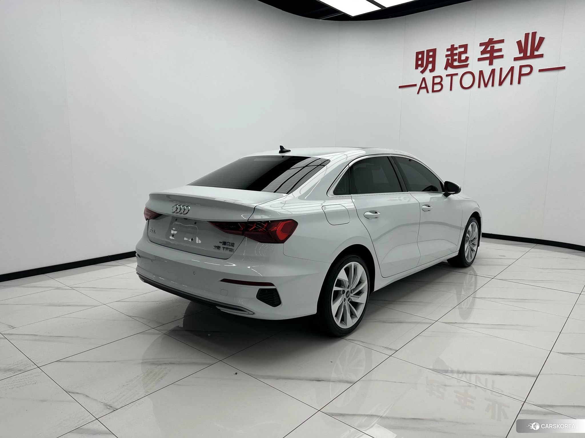 Audi A3 2023 Белый из Китая, фото 2