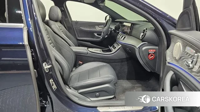 Mercedes-Benz E-Class W213 2022 Синий из Кореи, фото 2