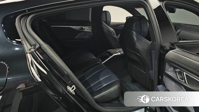 BMW 8 Series (G15) 2025 Черный из Кореи, фото 2