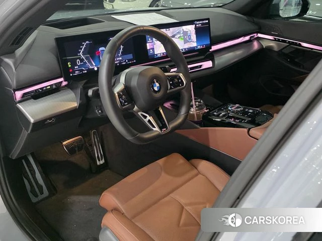 BMW 5 Series (G60) 2024 Серебристо-серый из Кореи, фото 2