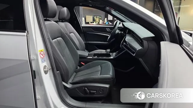 Audi A6 (C8) 2021 Белый из Кореи, фото 2