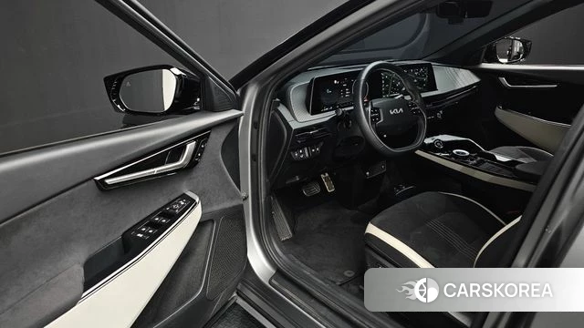 Kia EV6 2022 Серебристо-серый из Кореи, фото 2