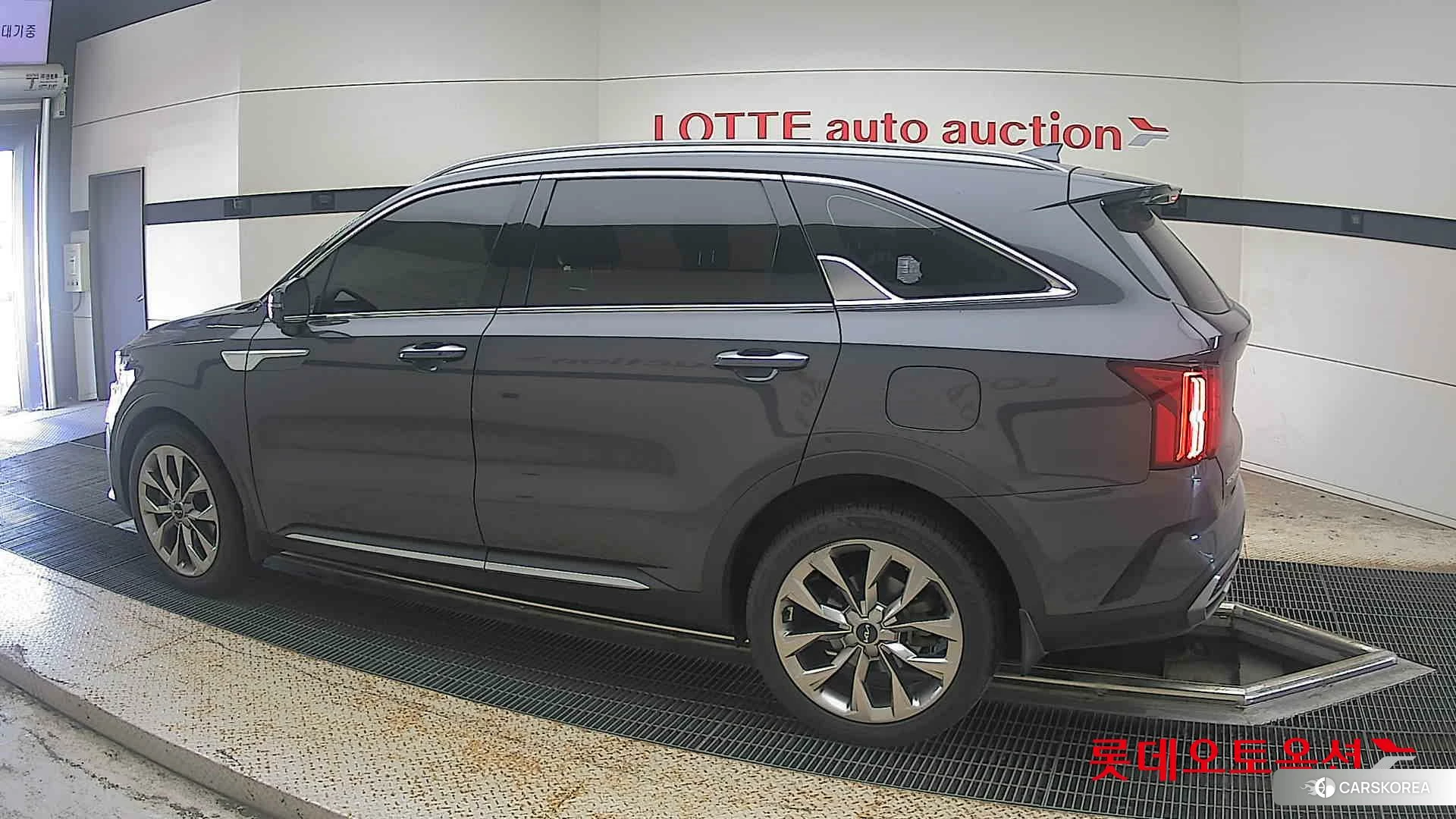 Kia Sorento 2023 Platinium Graphite из Кореи, фото 2