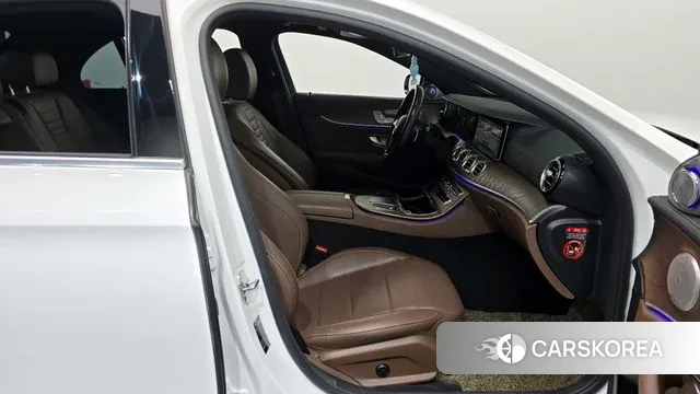 Mercedes-Benz E-Class W213 2020 Белый из Кореи, фото 2