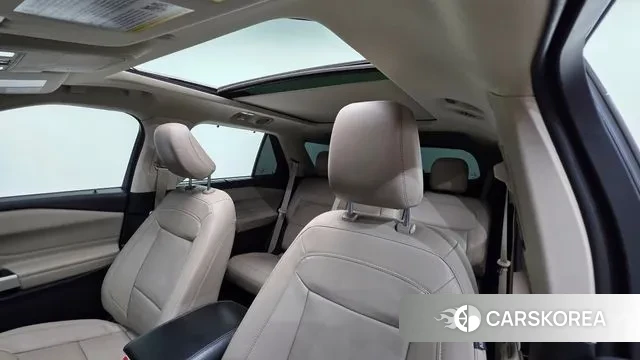 Ford Explorer 6th Generation 2021 Белый из Кореи, фото 2