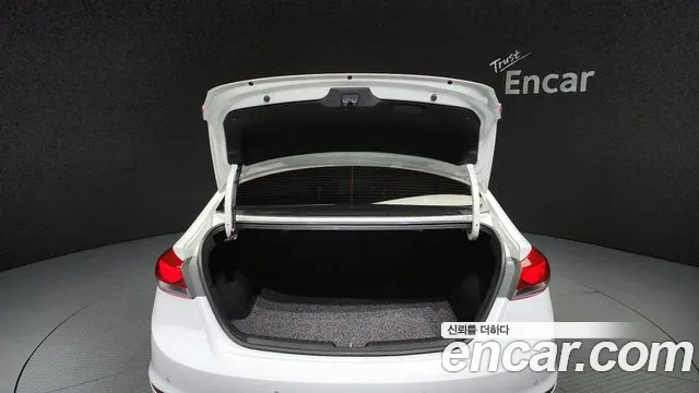 Hyundai Avante AD 2018 Белый из Кореи, фото 2