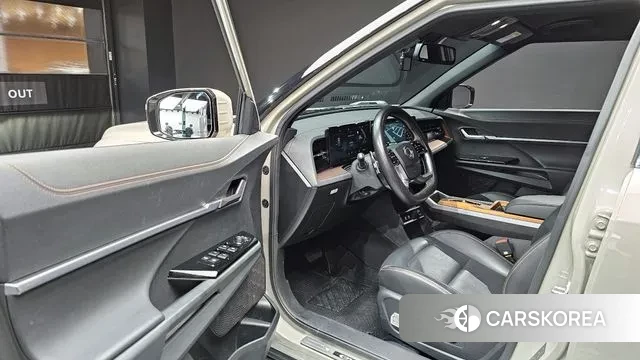 Ssangyong Torres EVX 2023 Серебристо-серый из Кореи, фото 2