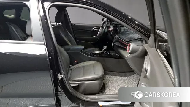 Chevrolet (GM Daewoo) Trax Crossover 2023 Черный из Кореи, фото 2