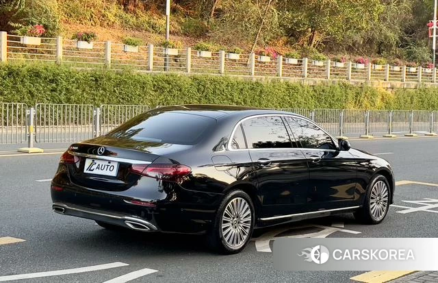 Mercedes-Benz E-class 2022 Черный из Китая, фото 2