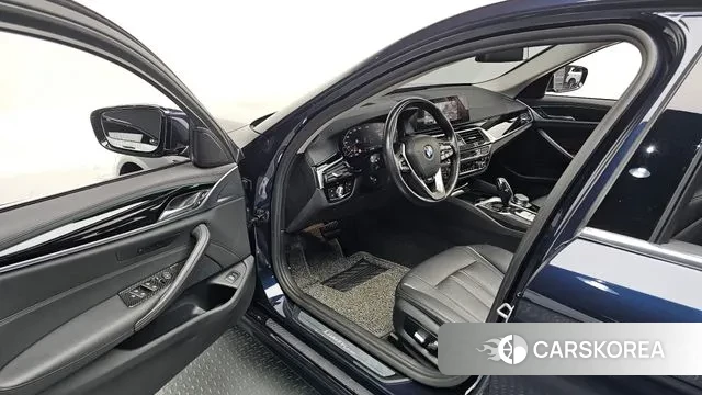 BMW 5 Series (G30) 2019 Синий из Кореи, фото 2