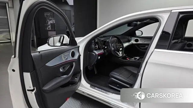 Mercedes-Benz E-Class W213 2020 Белый из Кореи, фото 2