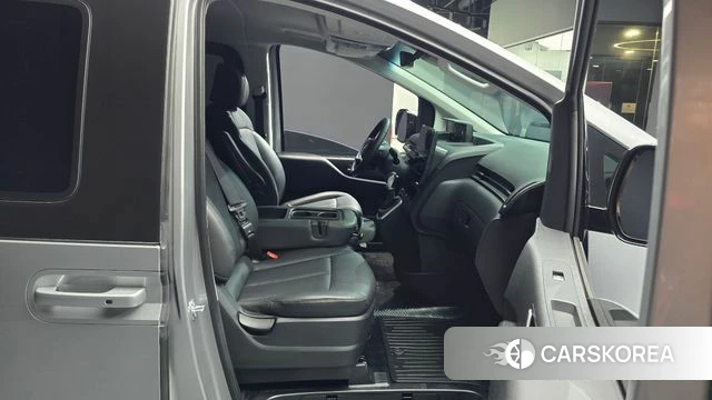 Hyundai Staria 2025 Серебряный из Кореи, фото 2
