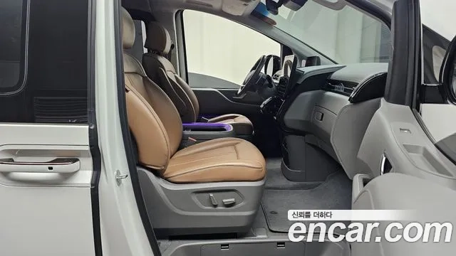 Hyundai Staria 2023 Белый из Кореи, фото 2