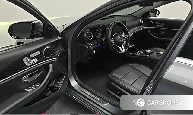 Mercedes-Benz E-Class W213 2018 Серый из Кореи, фото 2