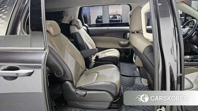 Kia The New Carnival 4th Generation 2024 Серый из Кореи, фото 2