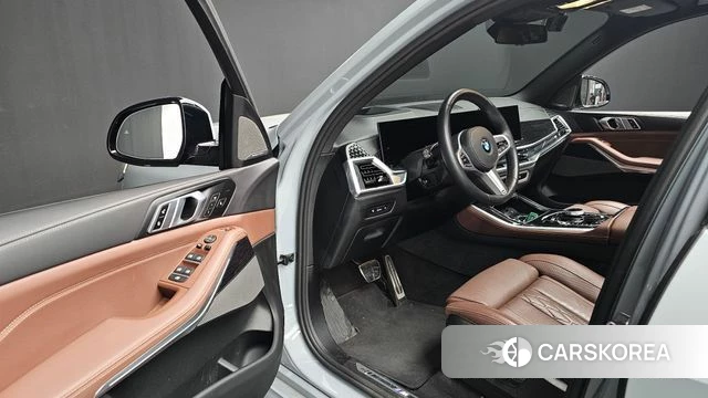BMW X5 (G05) 2025 Серебристо-серый из Кореи, фото 2