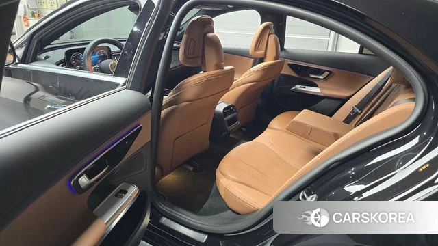 Mercedes-Benz E-Class W214 2025 Черный из Кореи, фото 2