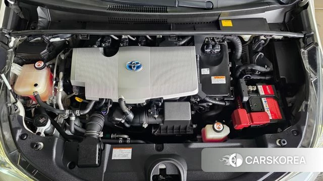 Toyota Prius 4th Generation 2018 Белый из Кореи, фото 2