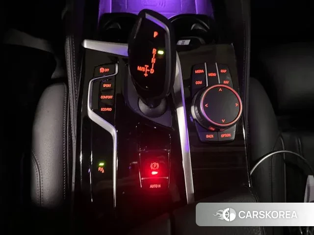 BMW 5 Series (G30) 2020 Белый из Кореи, фото 2