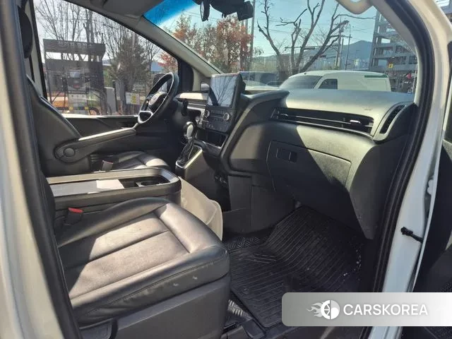 Hyundai Staria 2023 Белый из Кореи, фото 2