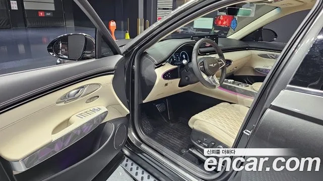 Genesis GV70 2023 Серый из Кореи, фото 2