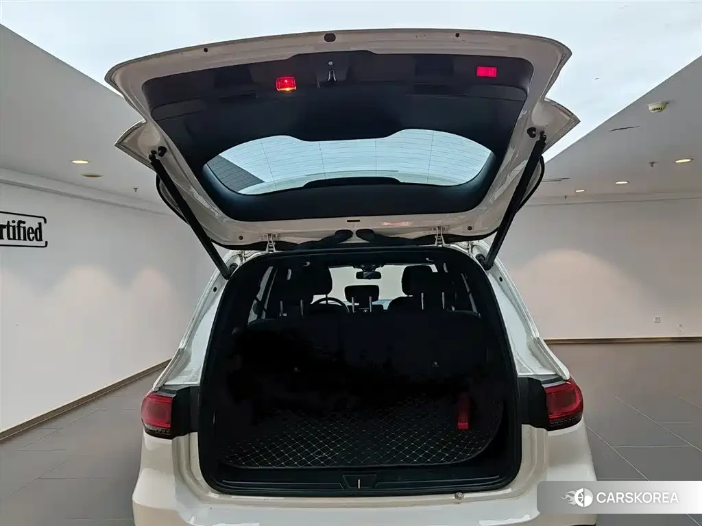 Mercedes-Benz GLB 2022 Белый из Китая, фото 2