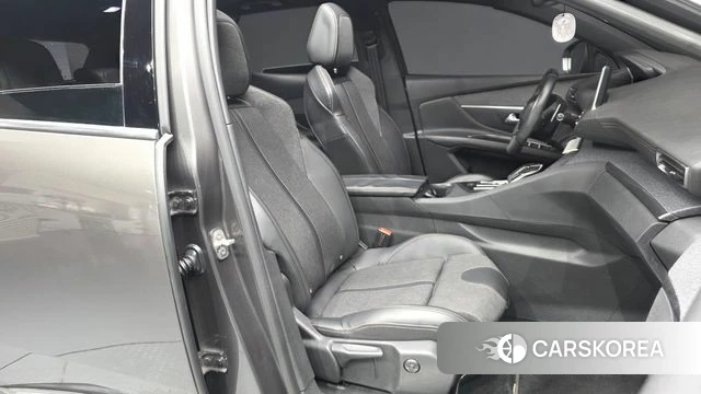 Peugeot 3008 second generation 2018 Песочный из Кореи, фото 2