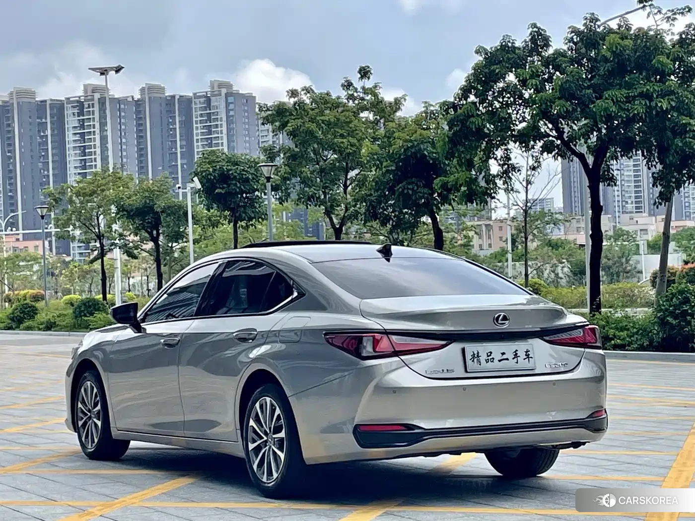 Lexus ES 2023 Silver/gray из Китая, фото 2