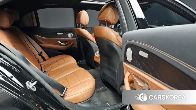 Mercedes-Benz E-Class W213 2021 Черный из Кореи, фото 2