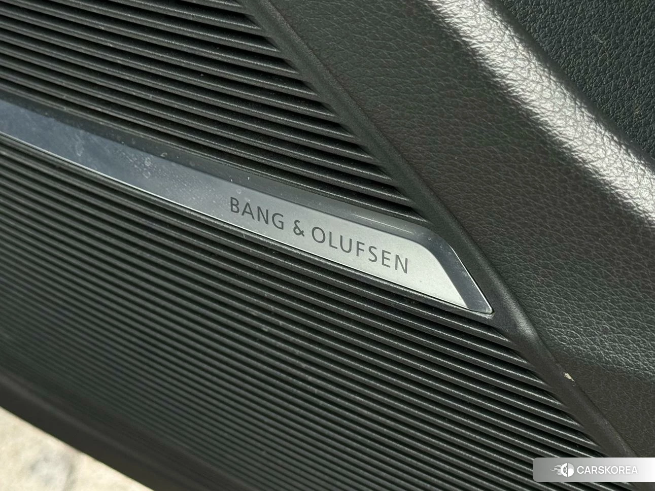 Audi Q8 2020 Черный из Китая, фото 2