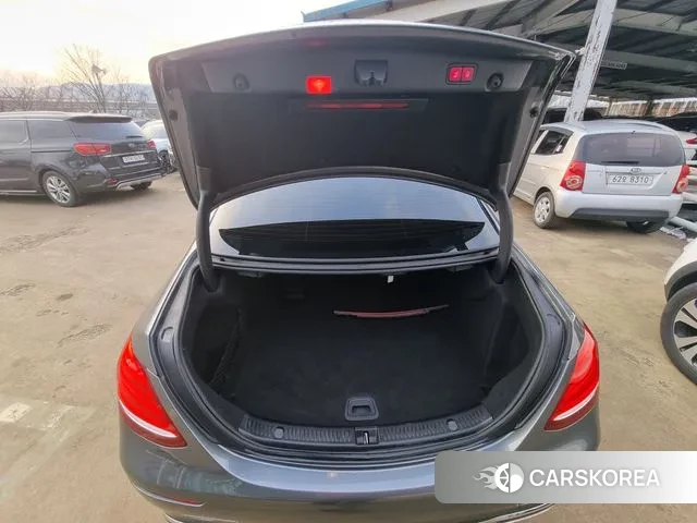 Mercedes-Benz E-Class W213 2018 Серый из Кореи, фото 2