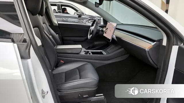 Tesla Model Y 2022 Белый из Кореи, фото 2