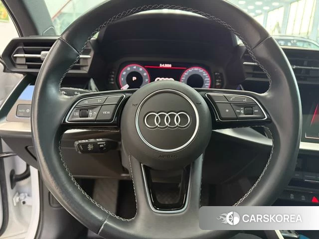 Audi A3 2023 Белый из Китая, фото 2