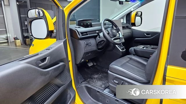 Hyundai Staria 2025 Желтый из Кореи, фото 2