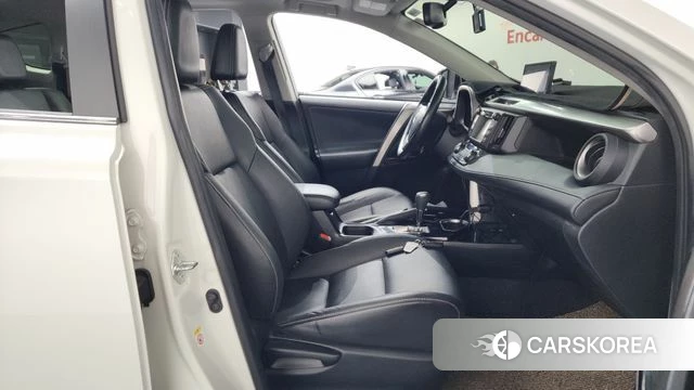 Toyota RAV4 2018 Белый из Кореи, фото 2