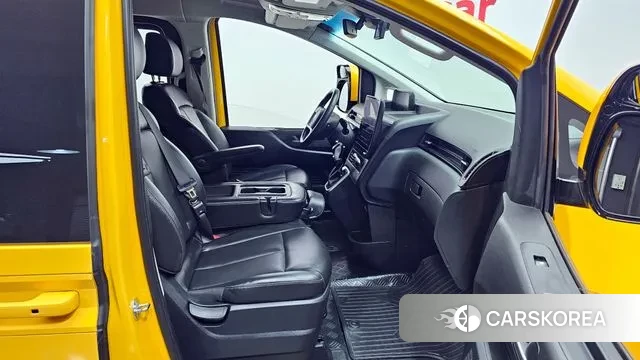 Hyundai Staria 2021 Желтый из Кореи, фото 2