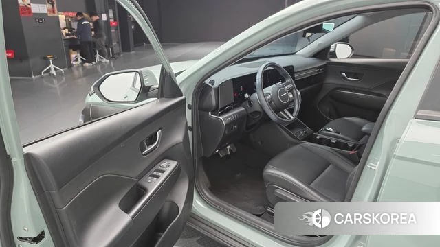 Hyundai Kona (SX2) 2023 Небесно-голубой из Кореи, фото 2