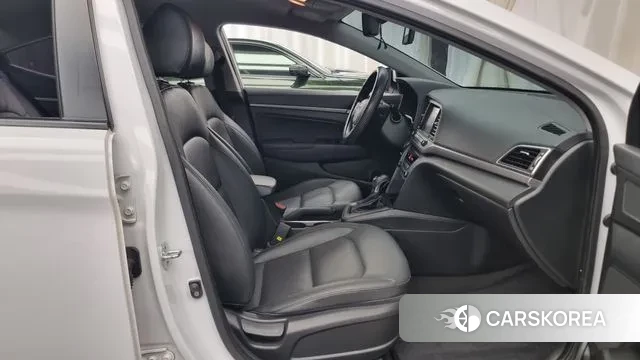 Hyundai Avante AD 2018 Белый из Кореи, фото 2