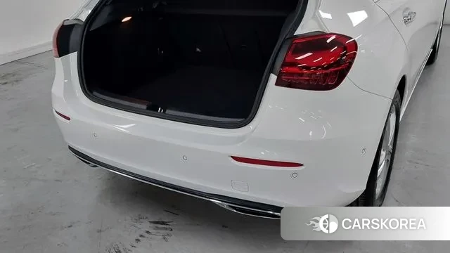 Mercedes-Benz A-Class W177 2024 Белый из Кореи, фото 2