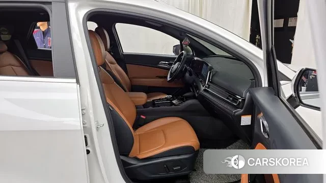 Kia Sportage 5th Generation Hybrid 2023 Белый из Кореи, фото 2