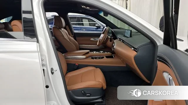 Genesis GV70 2023 Белый из Кореи, фото 2