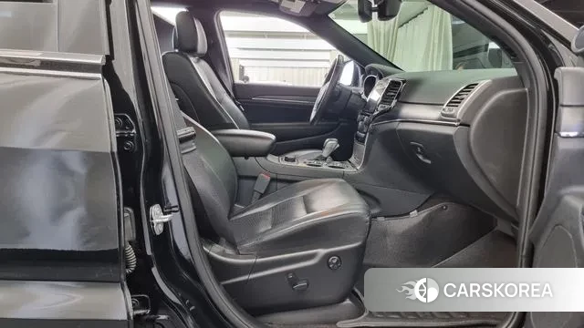 Jeep Grand Cherokee 2019 Черный из Кореи, фото 2