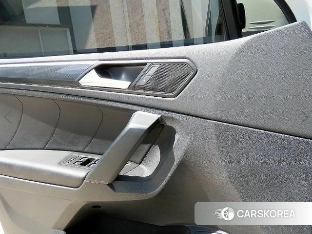 Volkswagen Tiguan second Generation 2019 Белый из Кореи, фото 2