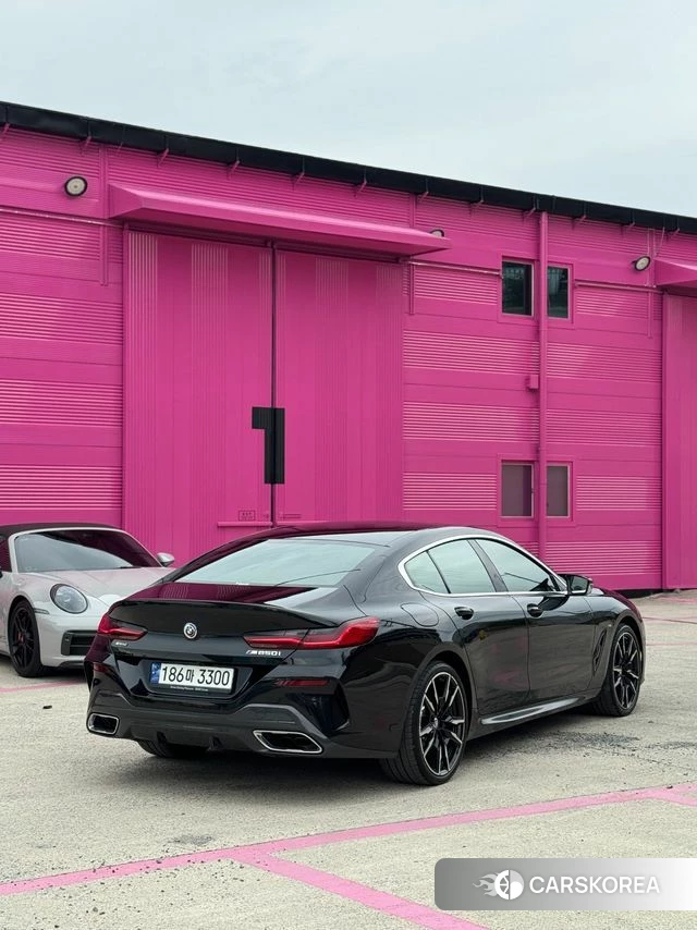 BMW 8 Series (G15) 2023 Черный из Кореи, фото 2