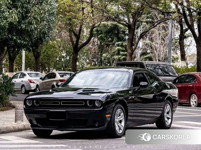 Dodge Challenger 2023 Черный из Китая, фото 2