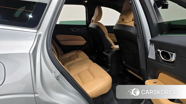 Volvo XC60 second Generation 2020 Серебряный из Кореи, фото 2