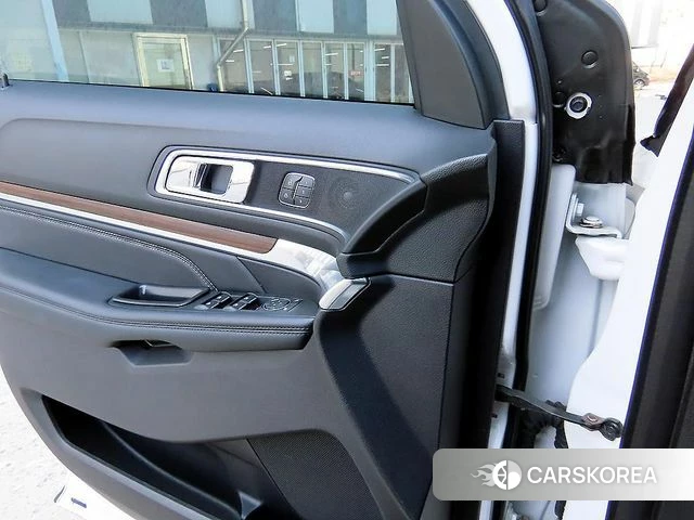 Ford Explorer 2019 Белый из Кореи, фото 2