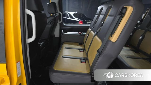 Hyundai Staria 2022 Желтый из Кореи, фото 2