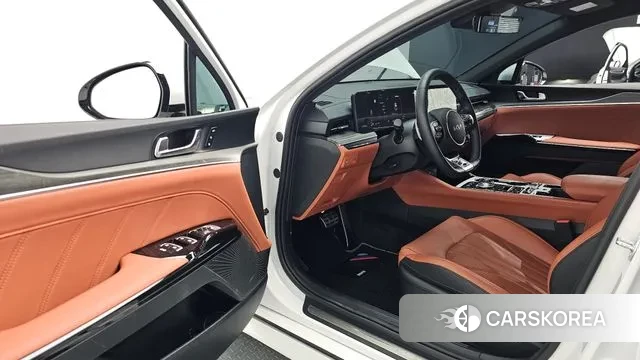 Kia The New K5 3rd generation 2025 Белый из Кореи, фото 2