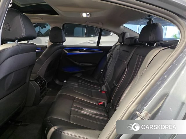 BMW 5 Series (G30) 2019 Цвет галактики из Кореи, фото 2